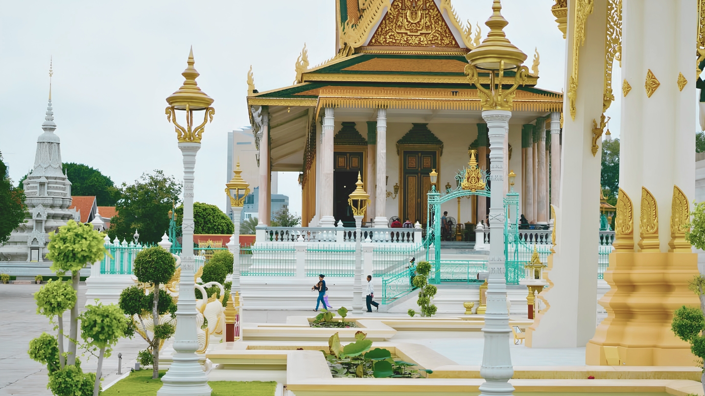 Het prachtige Koninklijk Paleis in Phnom Penh tijdens je reisperiode Cambodja
