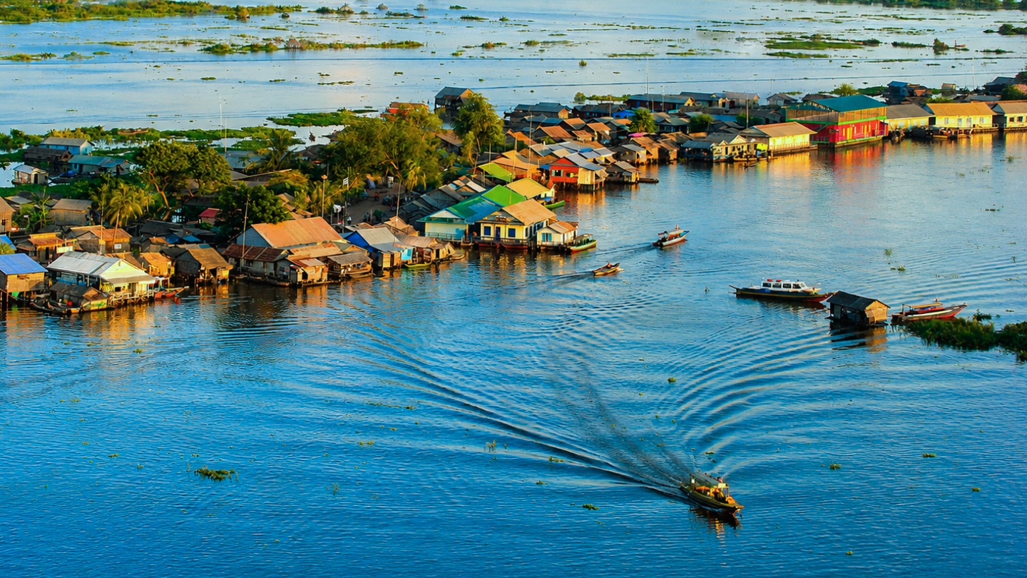 Varen over het Tonlé Sap-meer in Cambodja
