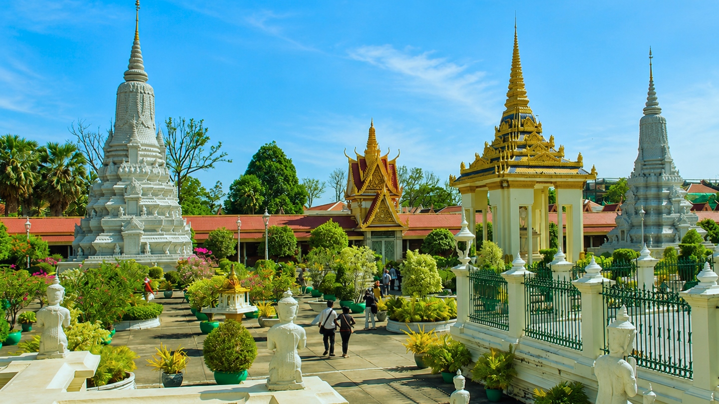 Bezoek aan de Zilveren Pagode in Phnom Penh