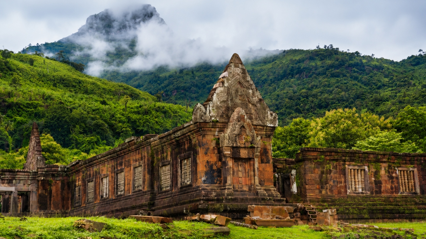 Een bezoek aan Wat Phou tijdens Laos in juli