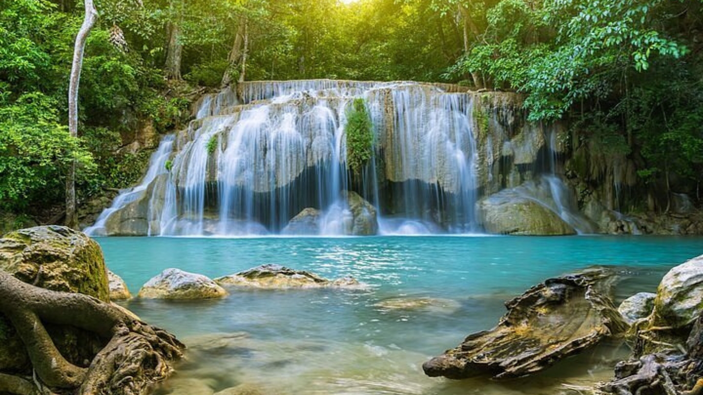 Scopri de Erawan-watervallen in 3-daagse reis Kanchanaburi
