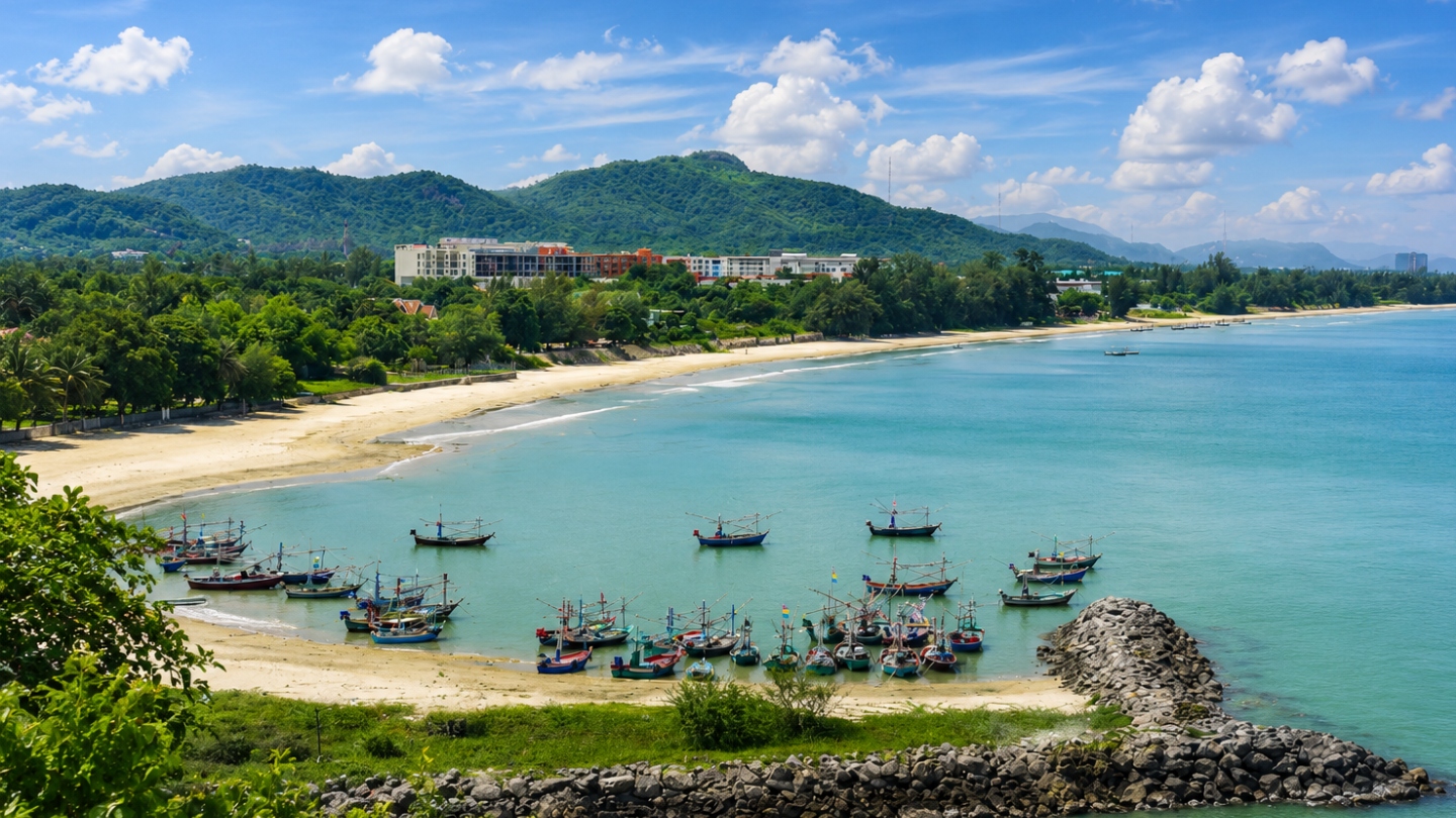 Ontspanning aan het strand van Hua Hin in Thailand in juni