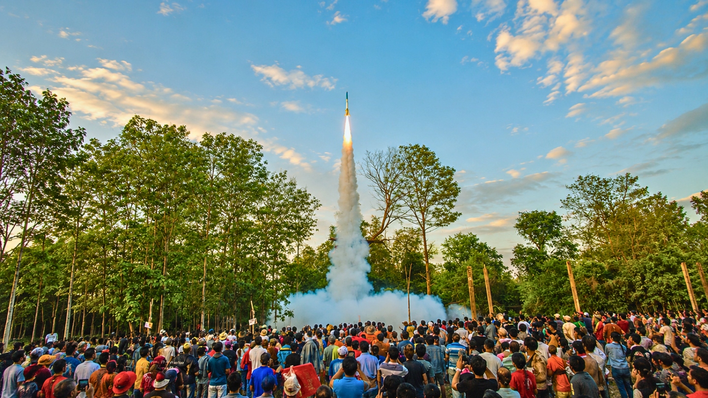Thailand in mei bezoeken en het spectaculaire Bun Bang Fai-festival beleven