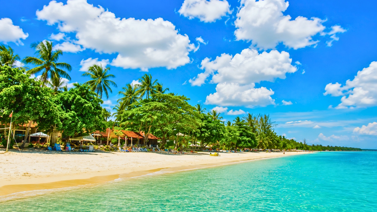 Ontspannen aan het strand van Koh Samui in Thailand in mei