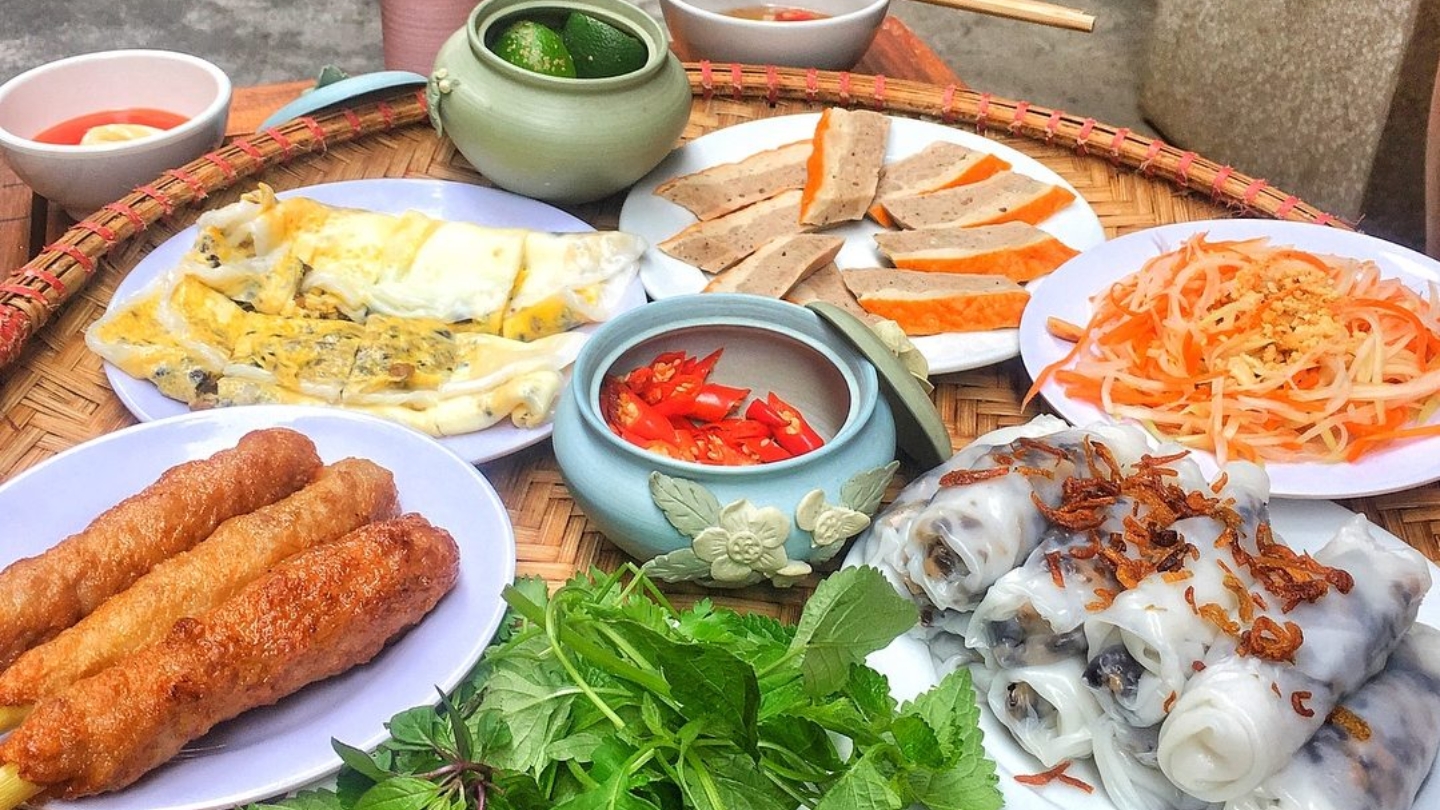 Wie Hanoi echt wil proeven, mag banh cuon niet overslaan