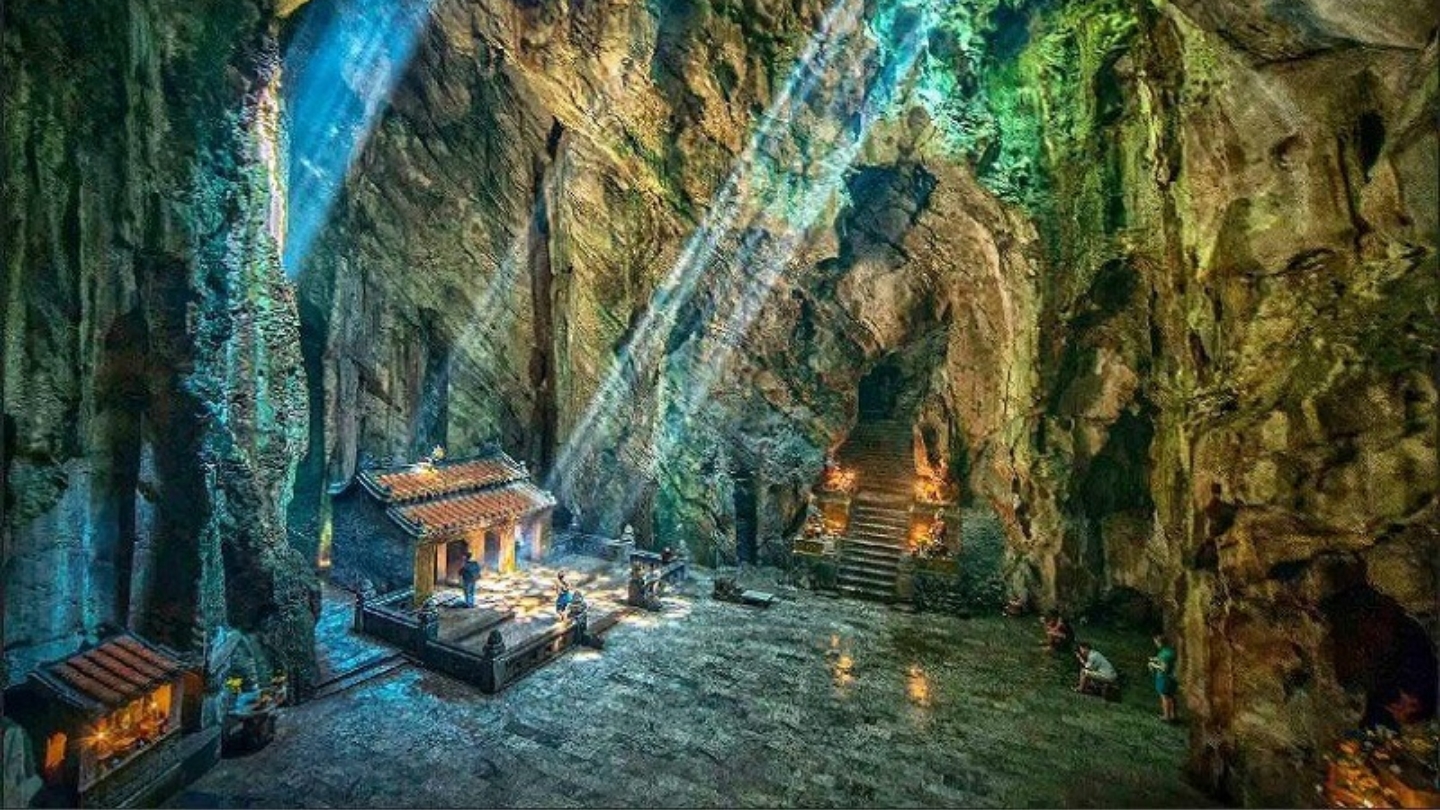 Huyen Khong-grot in de Marmerbergen van Da Nang