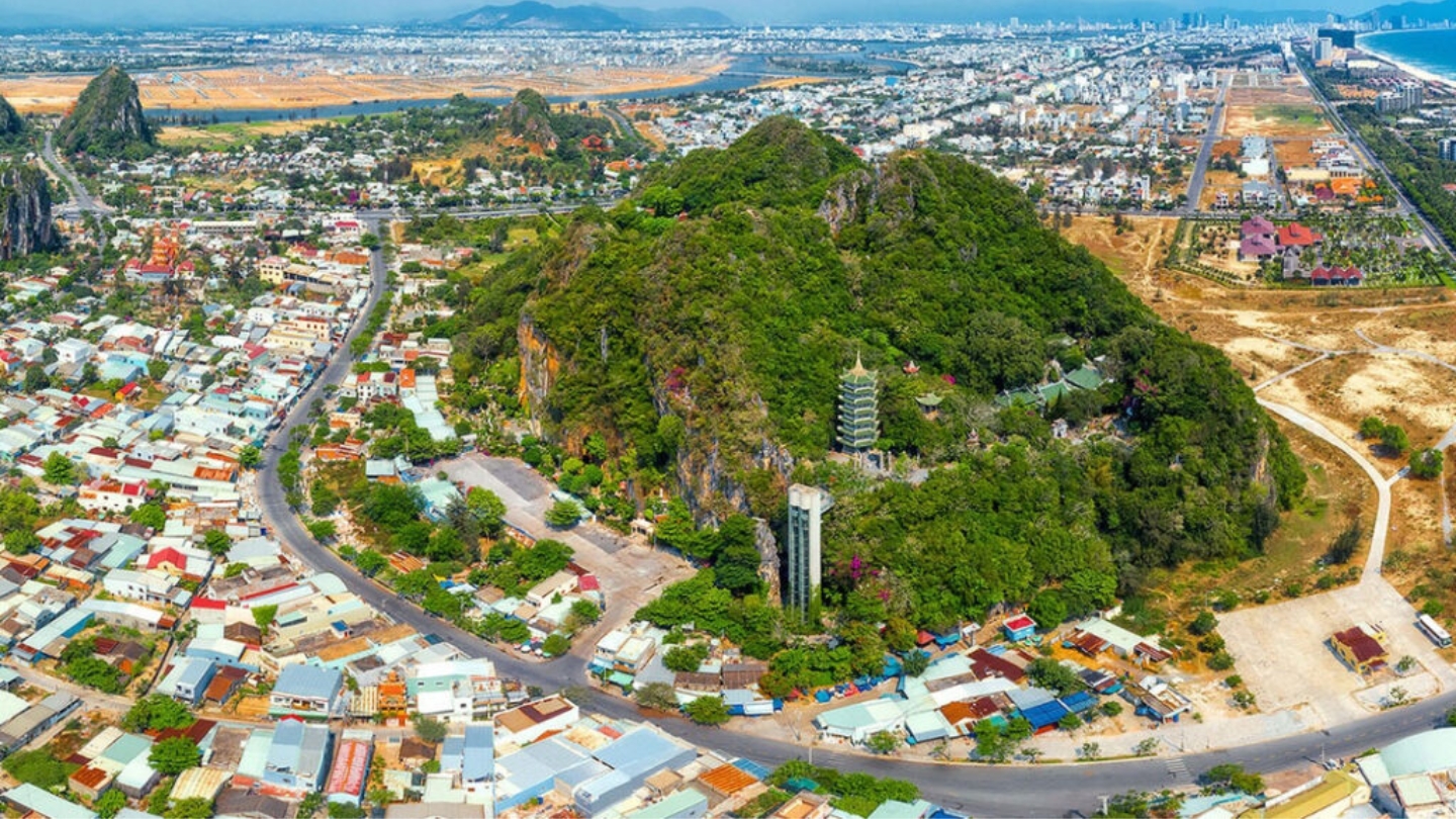 Panoramisch uitzicht op de Marmerbergen van Da Nang