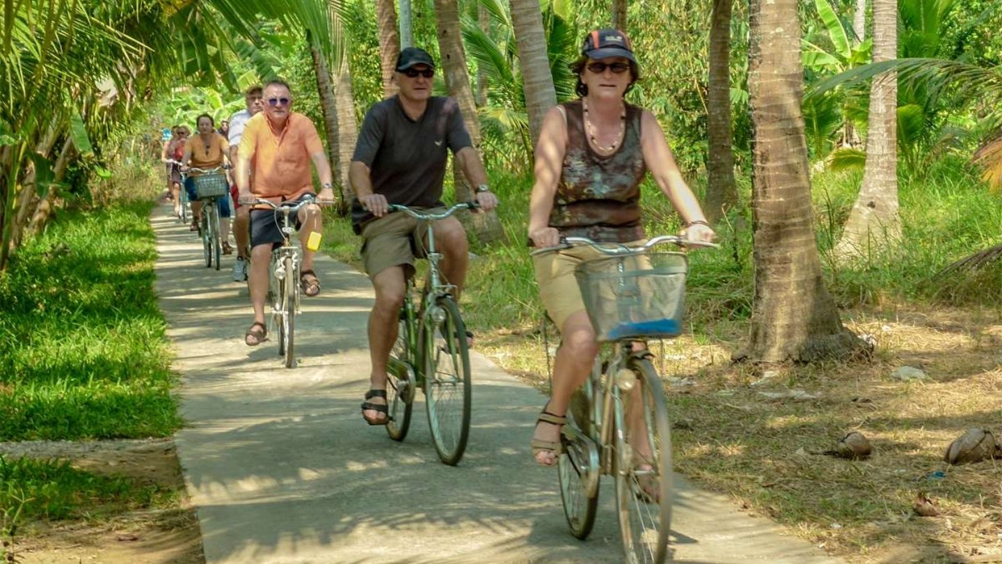 Fietsend in Ben Tre in de Mekongdelta Vietnam